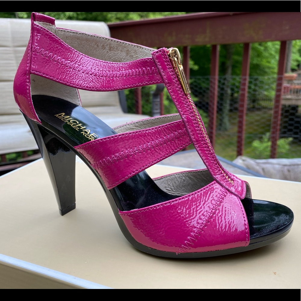 Michael Kors Berkeley T-Strap